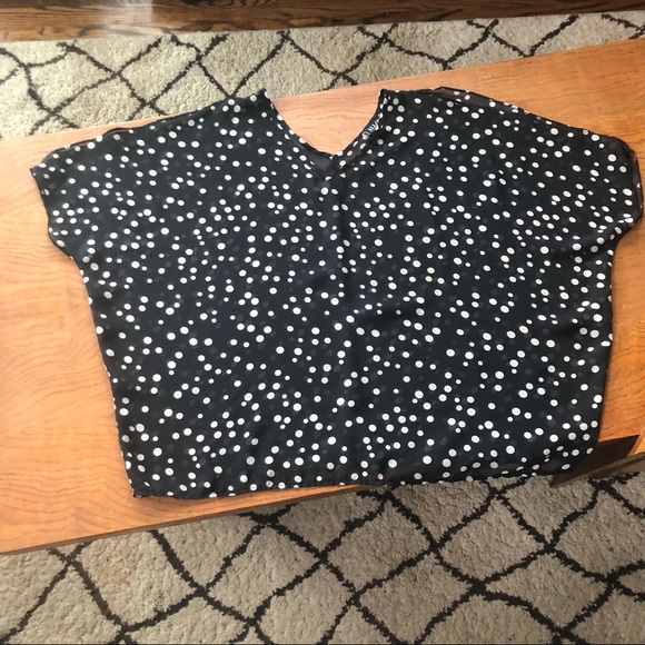 Cold shoulder Polkadot top - Picture 7 of 7